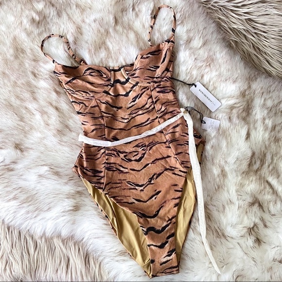 WeWoreWhat Danielle One Piece Swimsuit Tiger Print Tan XS NWT - Picture 4 of 12